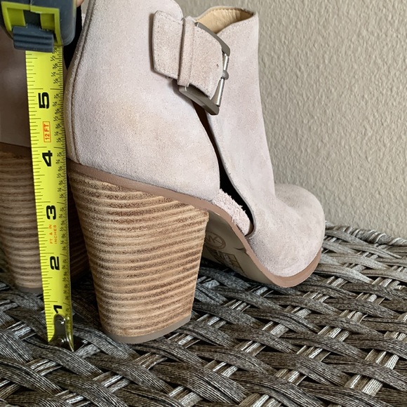 Michael Kors heeled booties - Picture 3 of 9